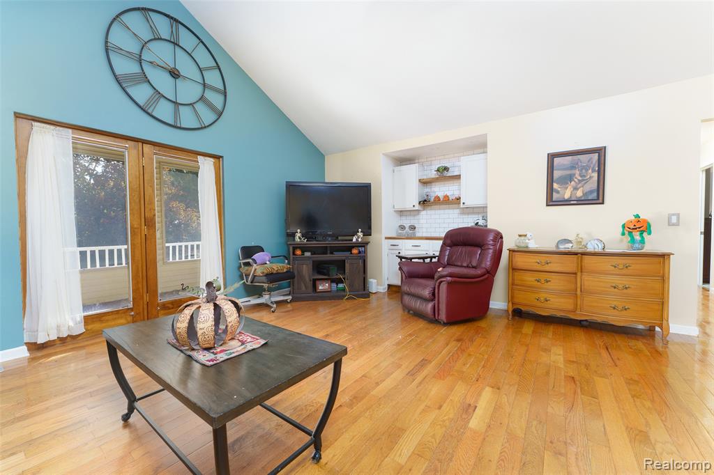 680 S 680 s hacker Road, Brighton, MI 48114 — Photo 5
