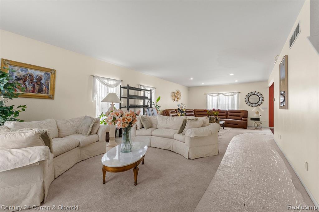 13765 COUNTRY WALK Boulevard, Belleville, MI 48111 — Photo 3