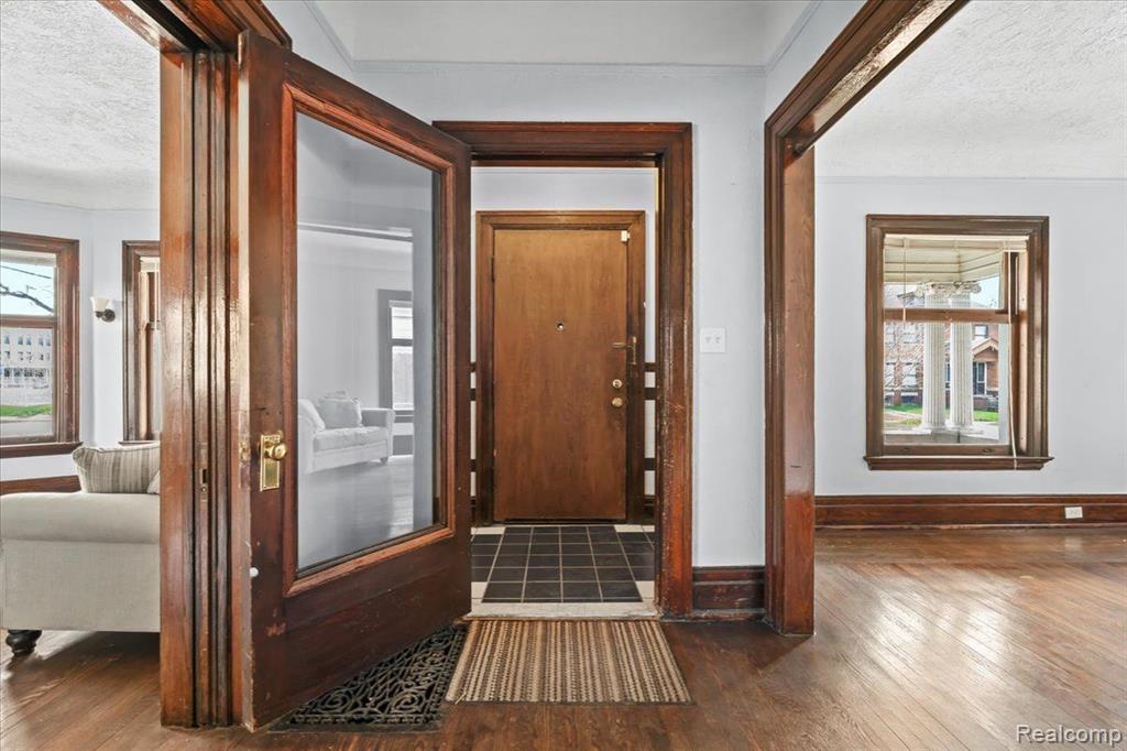 50 TAYLOR Street, Detroit, MI 48202 — Photo 6
