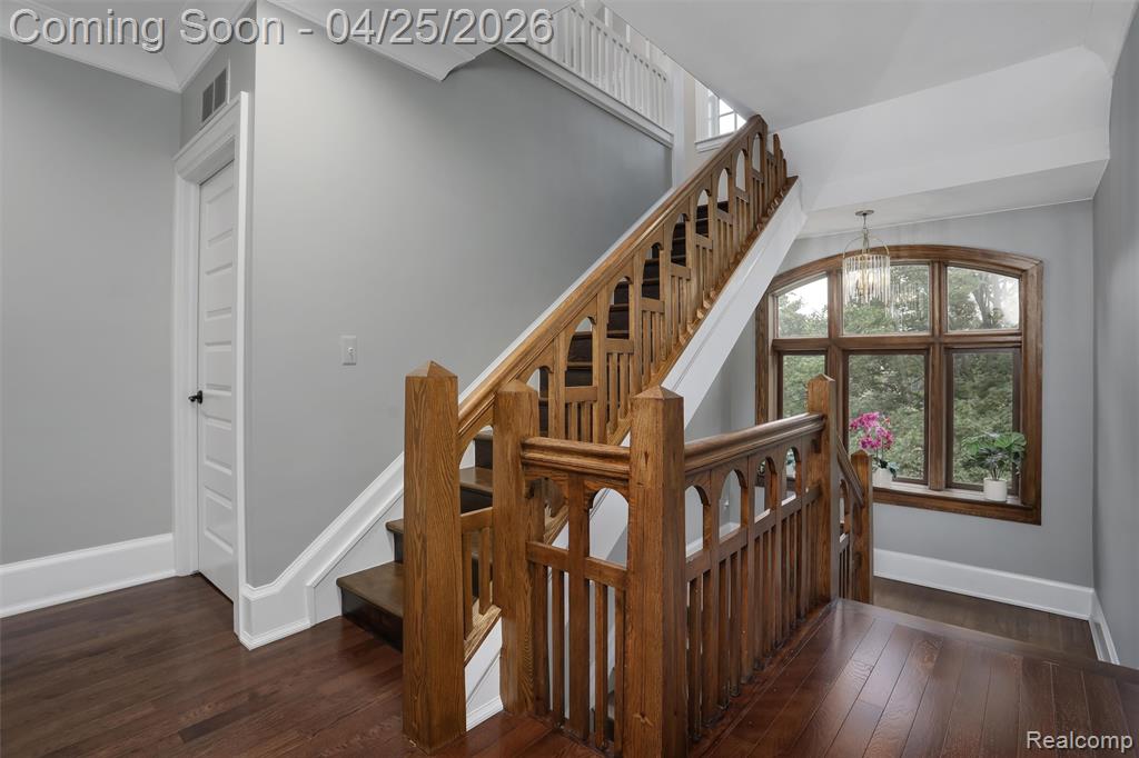 658 Pallister, Detroit, MI 48202 — Photo 29