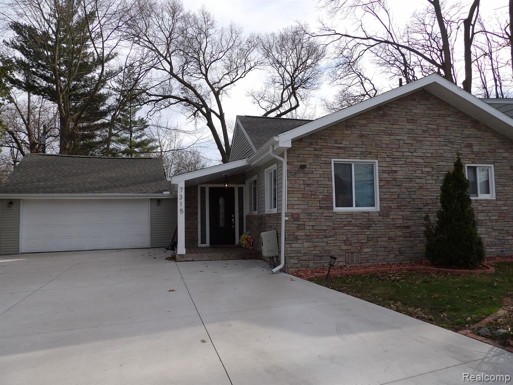 7315 COLONY Drive, West Bloomfield, MI 48323 — Photo 2