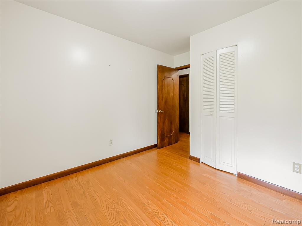 52010 11 Mile Road, South Lyon, MI 48178 — Photo 23