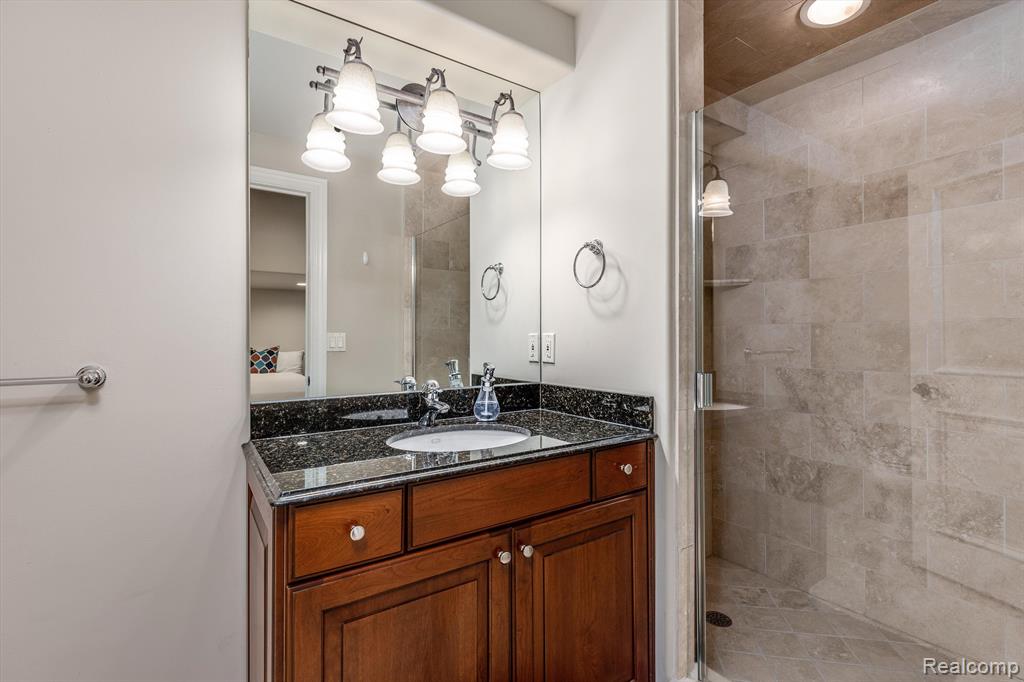 682 WALLACE Street, Birmingham, MI 48009 — Photo 49