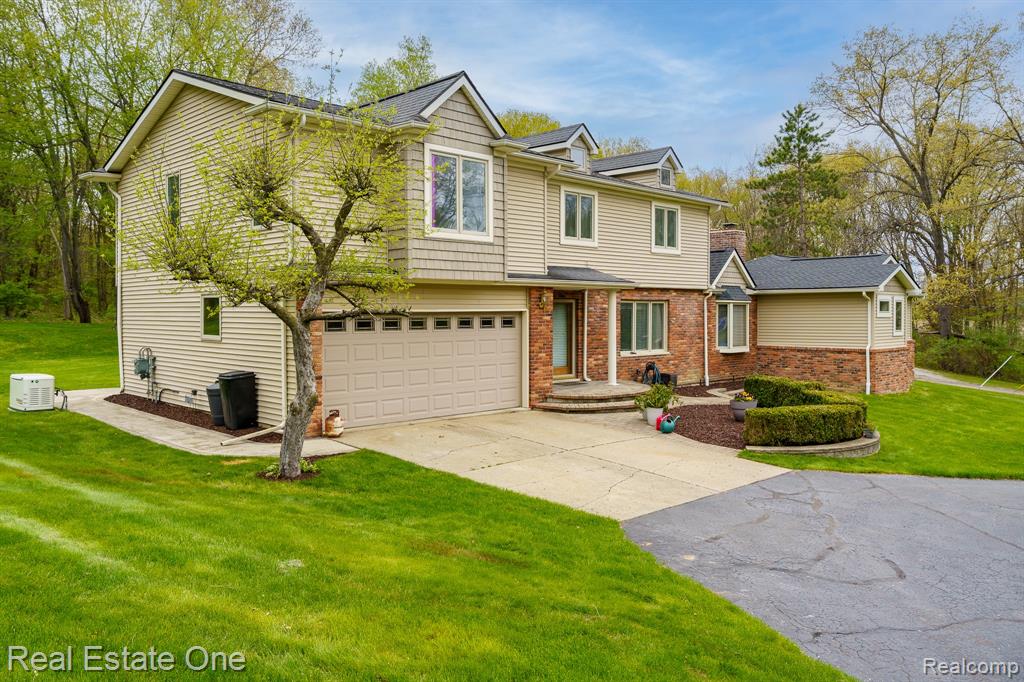 9243 Sherwood Drive, Davisburg, MI 48350 — Photo 52