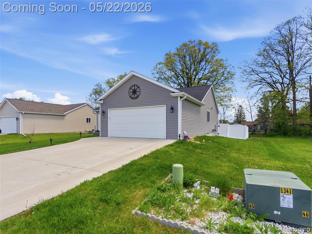 3145 Dahlia Drive, Burton, MI 48519 — Photo 16