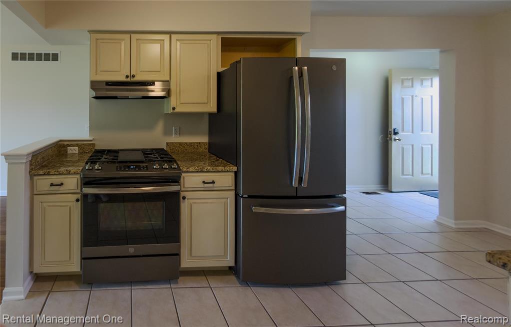 11575 Lynhurst Drive, Washington, MI — Photo 4