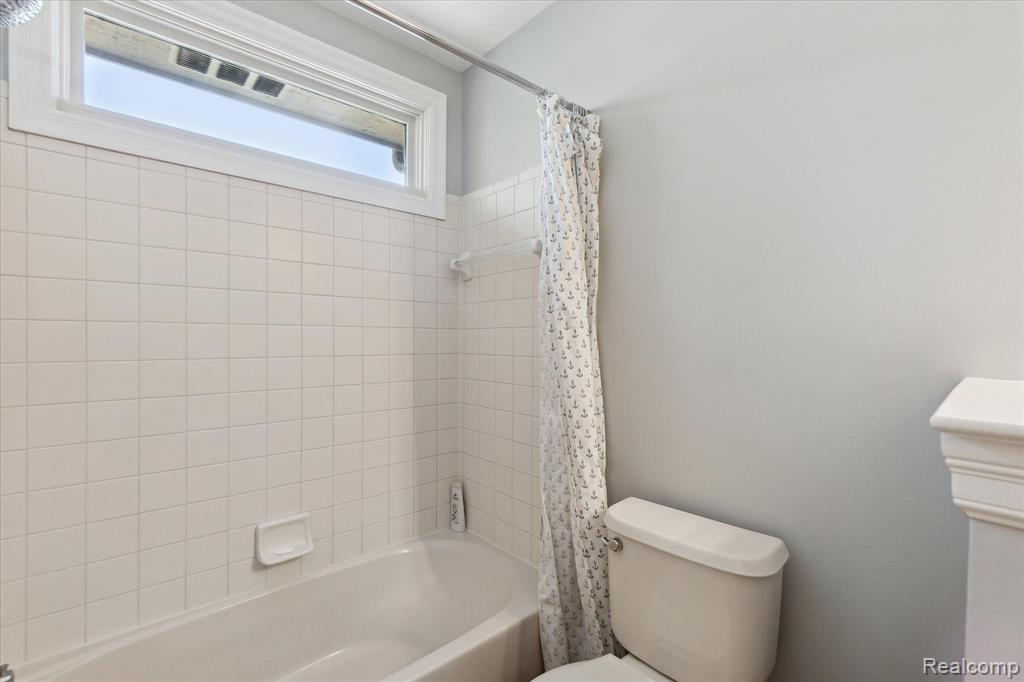 6808 OAKHURST RIDGE Road, Clarkston, MI 48348 — Photo 29
