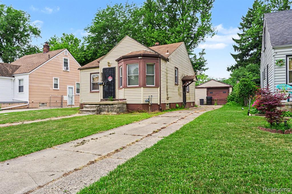 15363 Plainview Avenue - Photo 3
