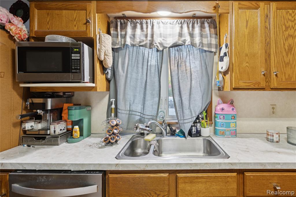 2540 Kansas Avenue, Saginaw, MI 48601 — Photo 10