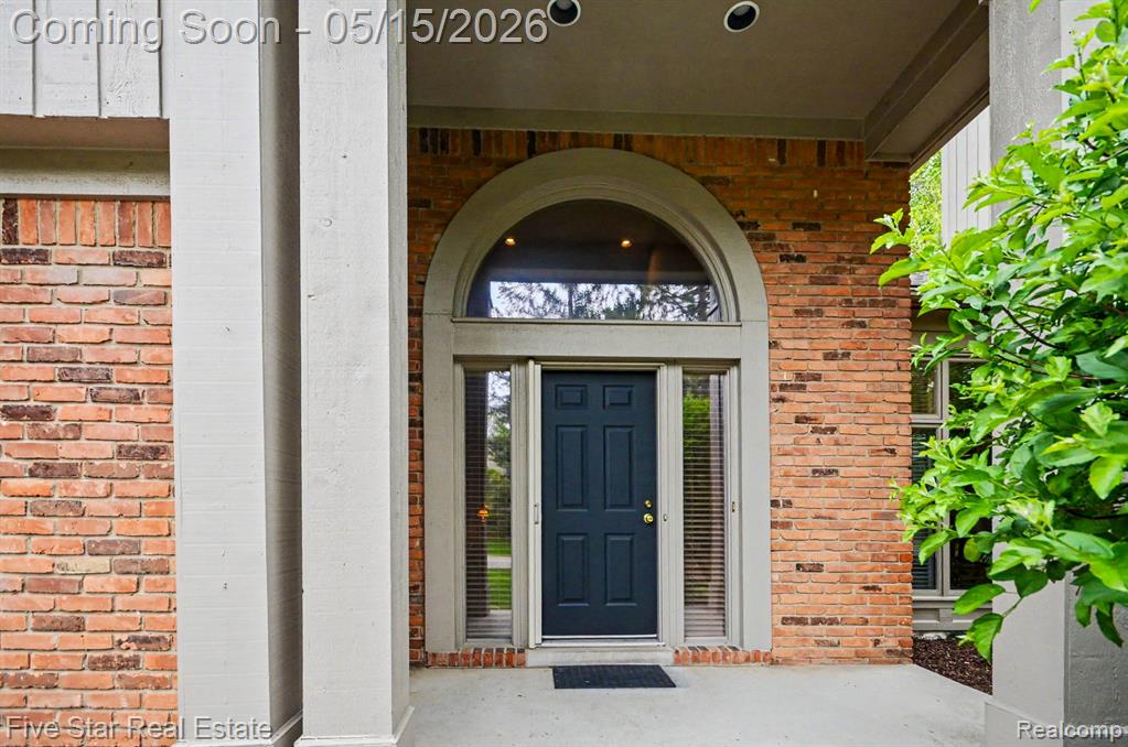 4689 Mirror Lake Drive, West Bloomfield, MI 48323 — Photo 5