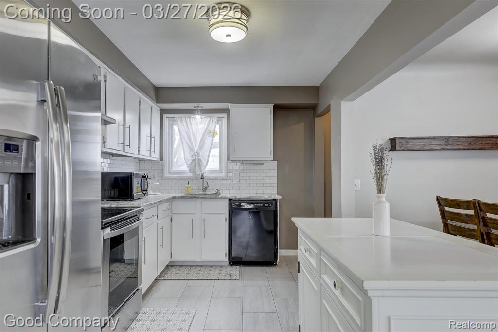 503 W Elmwood Avenue, Clawson, MI — Photo 17