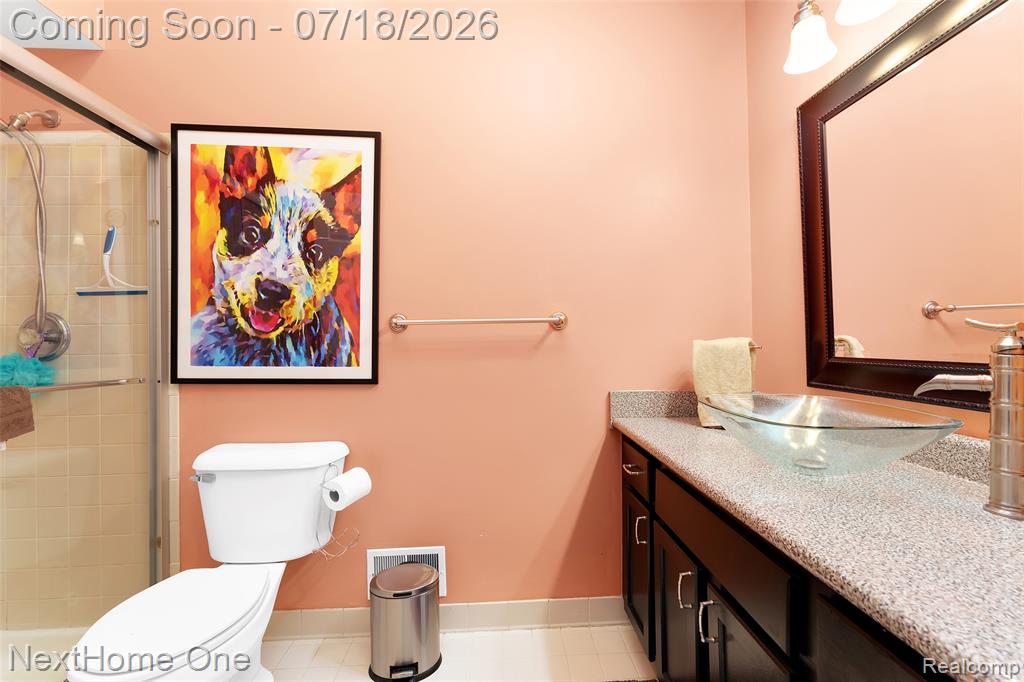 6496 Lake Meadow Drive, Waterford, MI 48327 — Photo 16