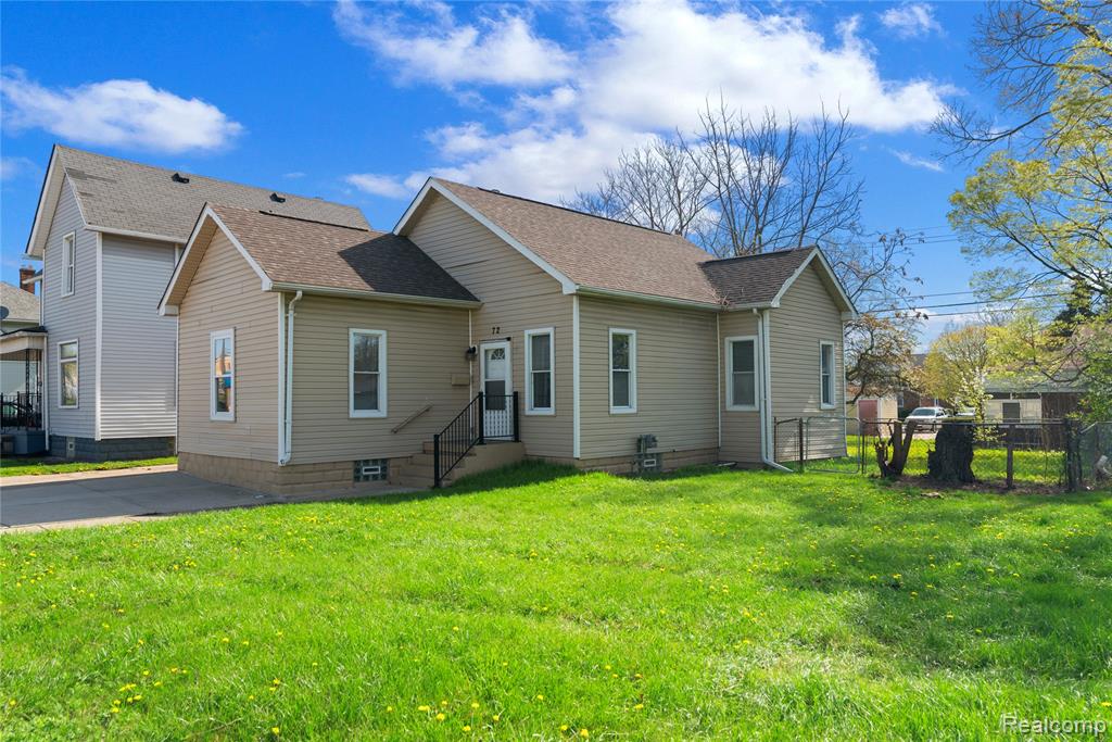 72 Gratiot Avenue, Mount Clemens, MI 48043 — front exterior