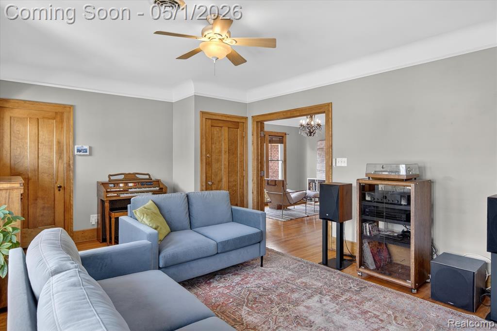 925 Nottingham, Grosse Pointe Park, MI 48230 — Photo 13