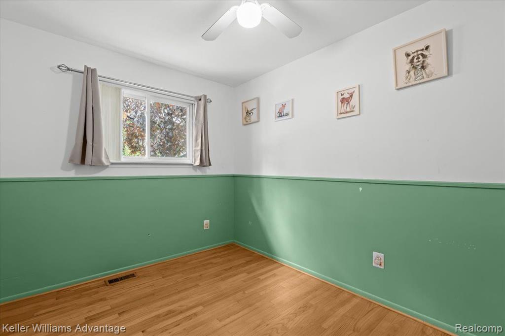 4050 MAYFAIR Street, Dearborn Heights, MI 48125 — Photo 14