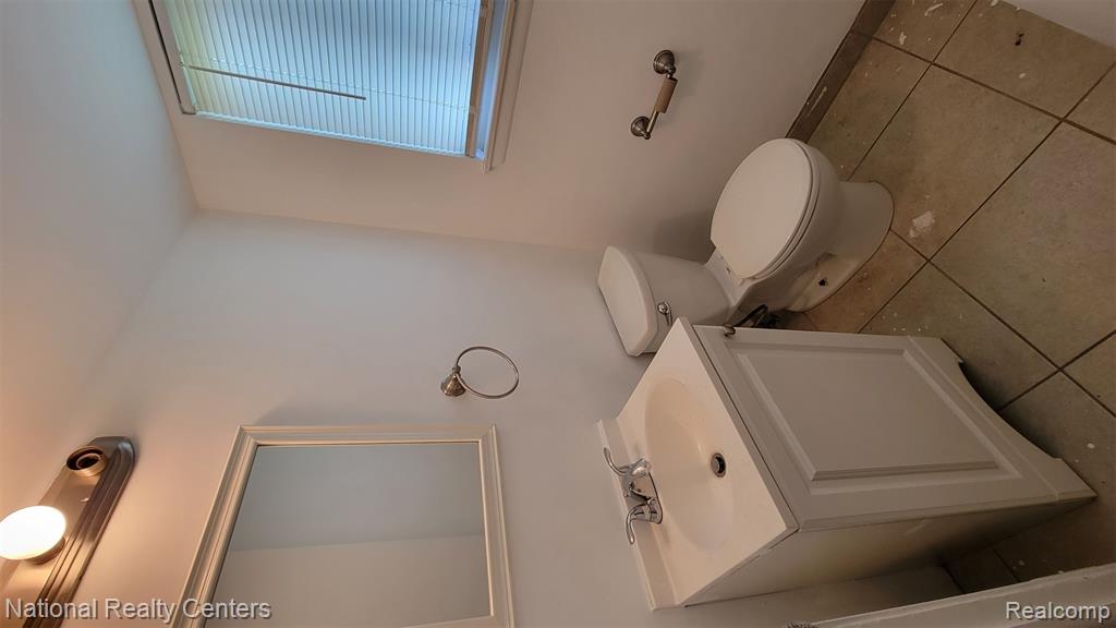 8753 LOZEN Drive, Sterling Heights, MI 48313 — Photo 12