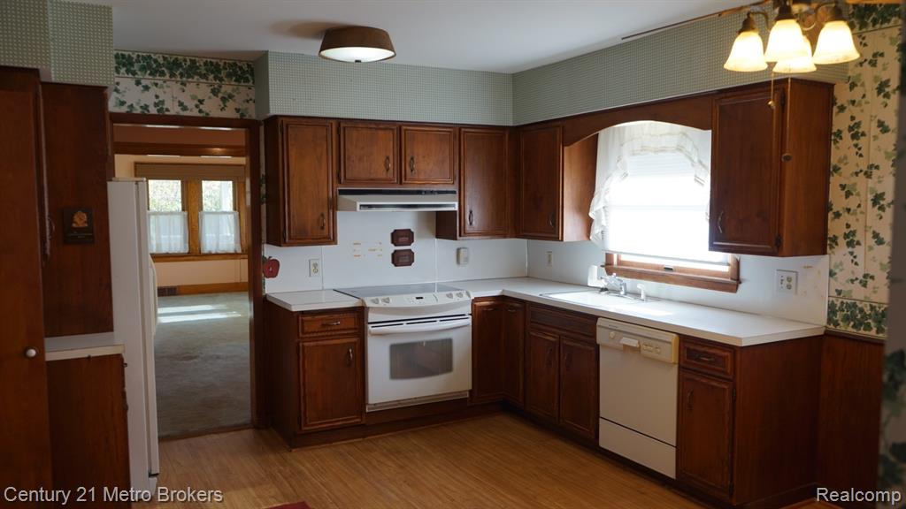 709 Cadillac Street, Flint, MI 48504 — Photo 6