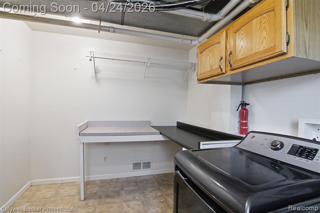 470 Crystalia Street, Commerce Twp, MI 48382 — Photo 31