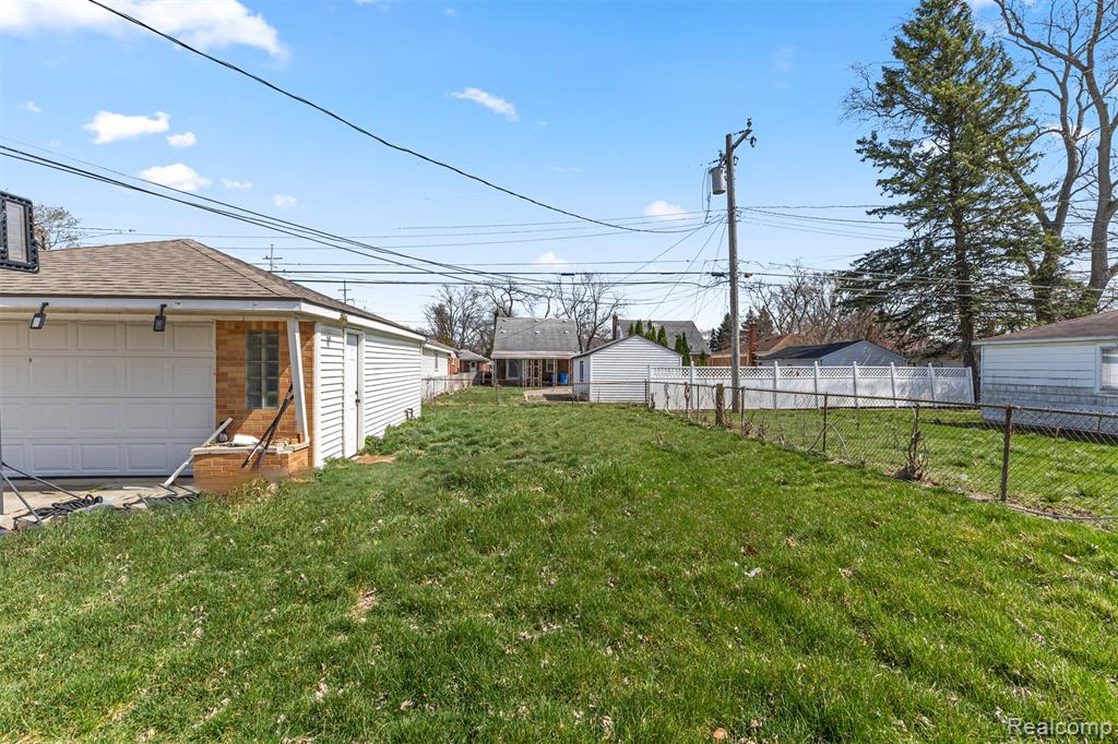 7312 Colonial Street, Dearborn Heights, MI 48127 — Photo 36