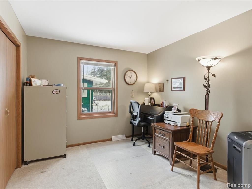 4008 Keewahdin, Fort Gratiot, MI 48059 — Photo 18
