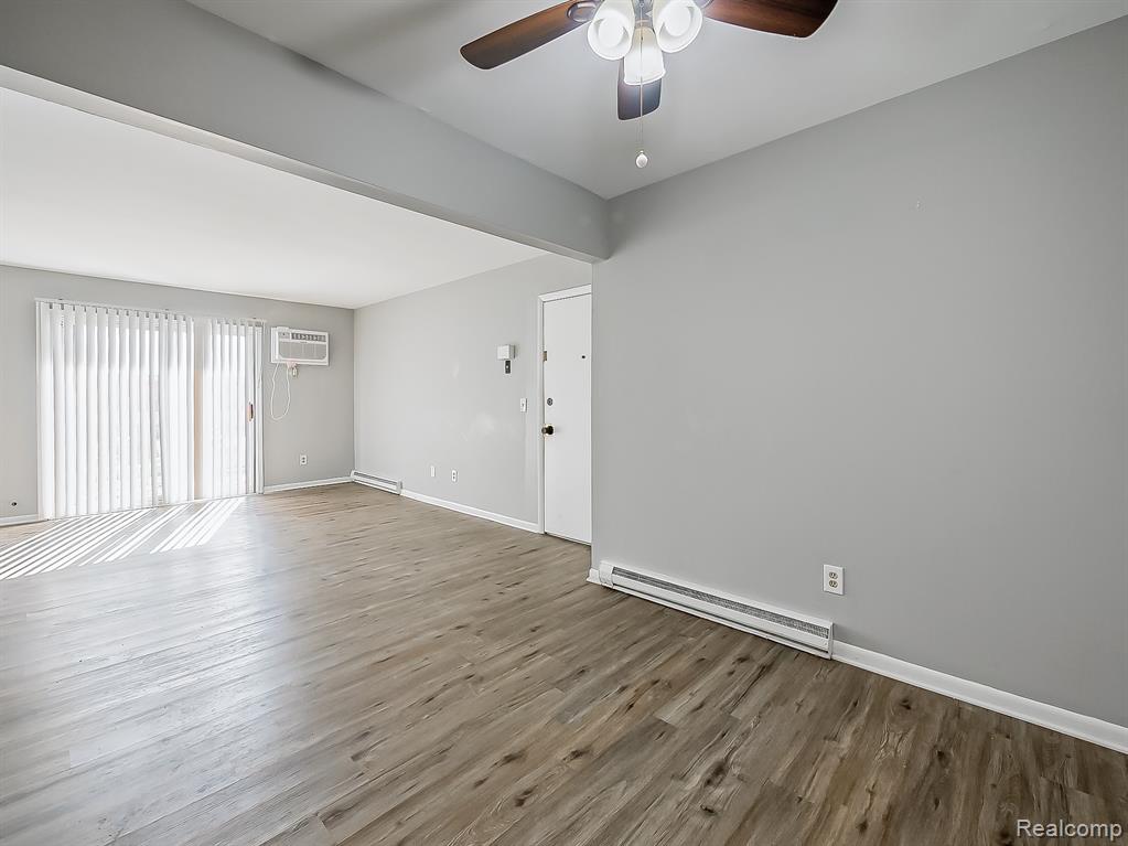 121 E Van Riper Road, Fowlerville, MI 48836 — Photo 8