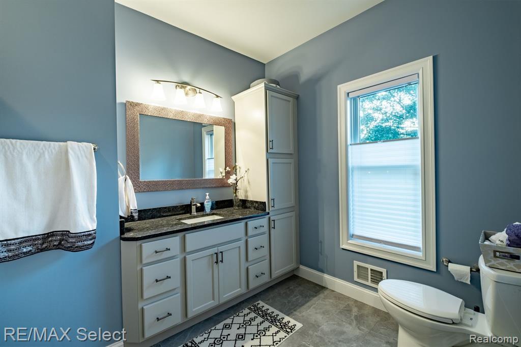 9388 MCMULLEN Circle, Fenton, MI 48430 — Photo 23