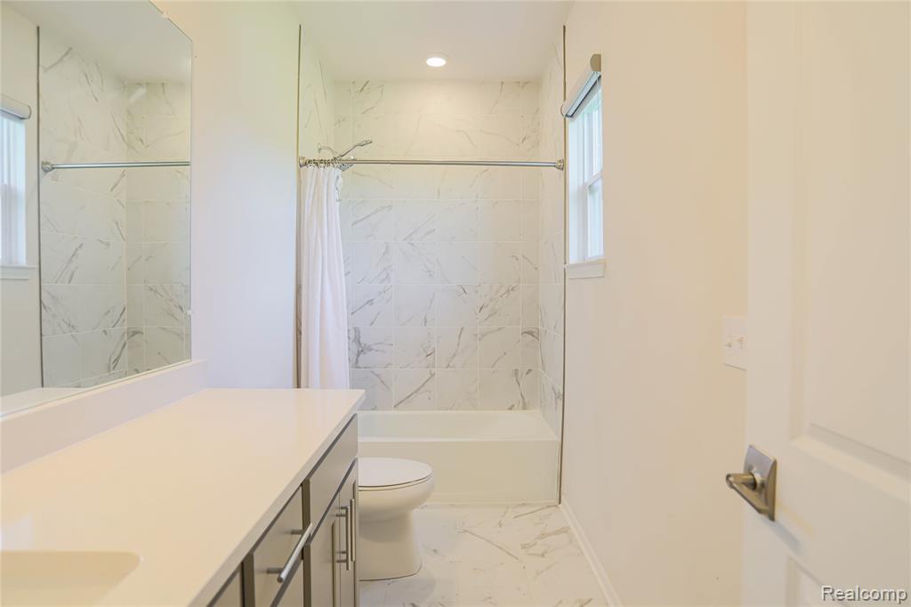 13101 Valencia Drive, Utica, MI 48315 — Photo 53