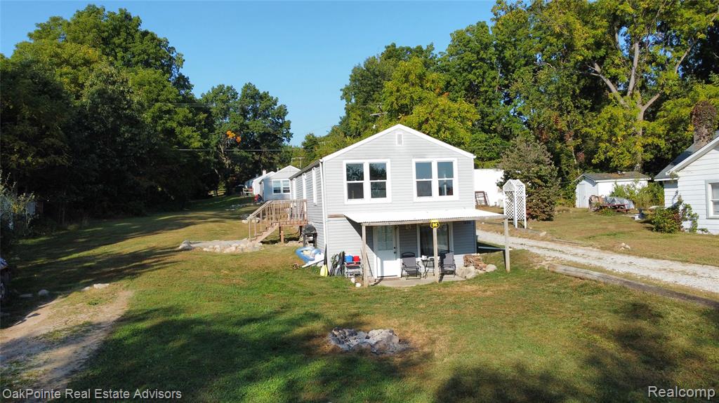 11429 Frey Court, Whitmore Lake, MI 48116 — Photo 2