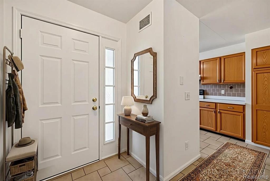 41816 Greenwood Lane, Clinton Twp, MI 48038 — Photo 4