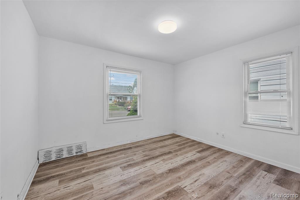 8600 Heyden Street, Detroit, MI 48228 — Photo 11