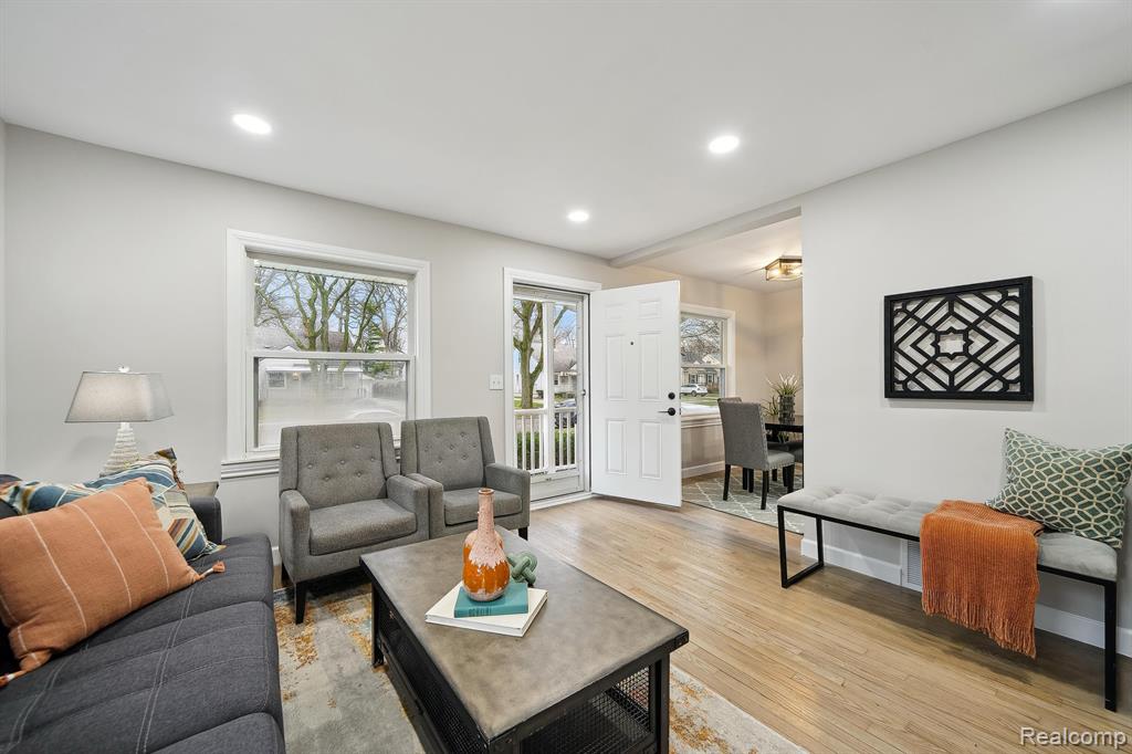 921 N EDGEWORTH Avenue, Royal Oak, MI 48067 — Photo 5