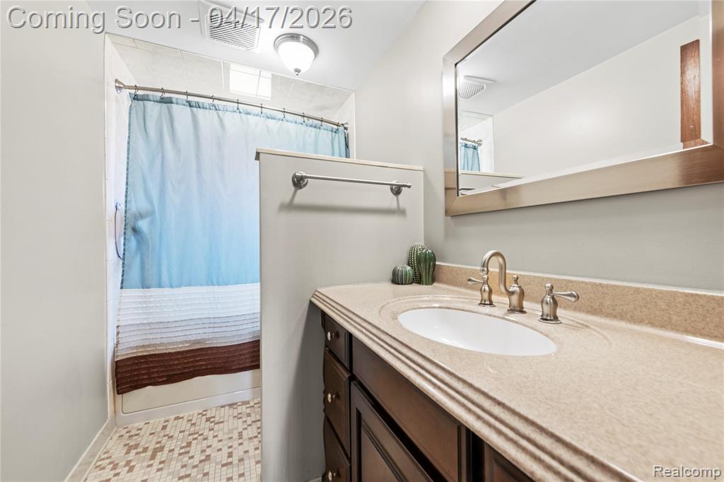19534 Coachwood Road, Riverview, MI 48193 — Photo 33