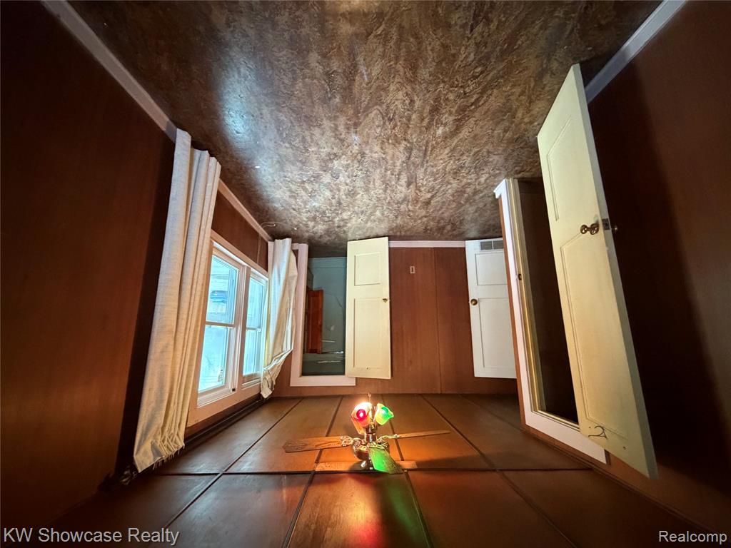 24 S Roselawn Street, Pontiac, MI 48342 — Photo 19