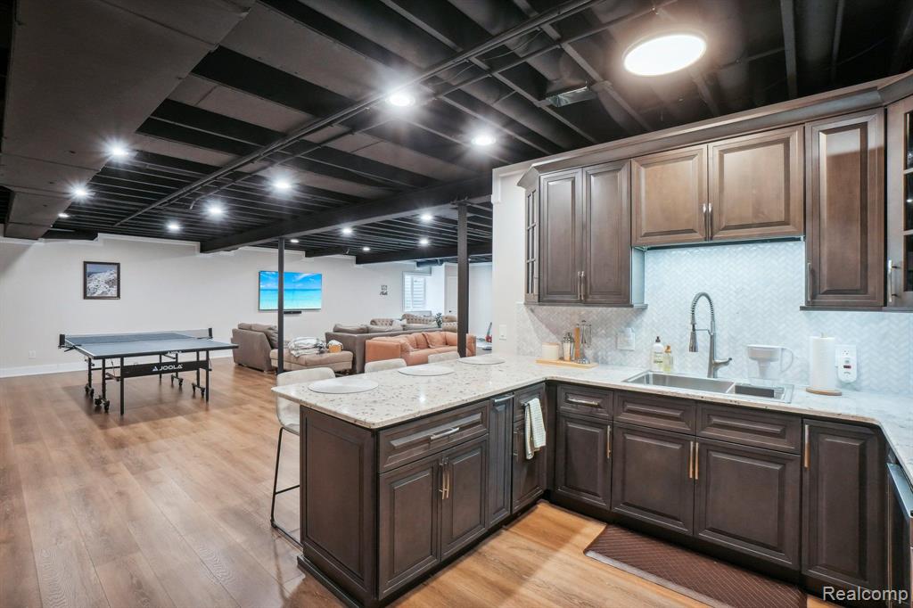 54718 LAWSON CREEK Drive, Utica, MI 48316 — Photo 37