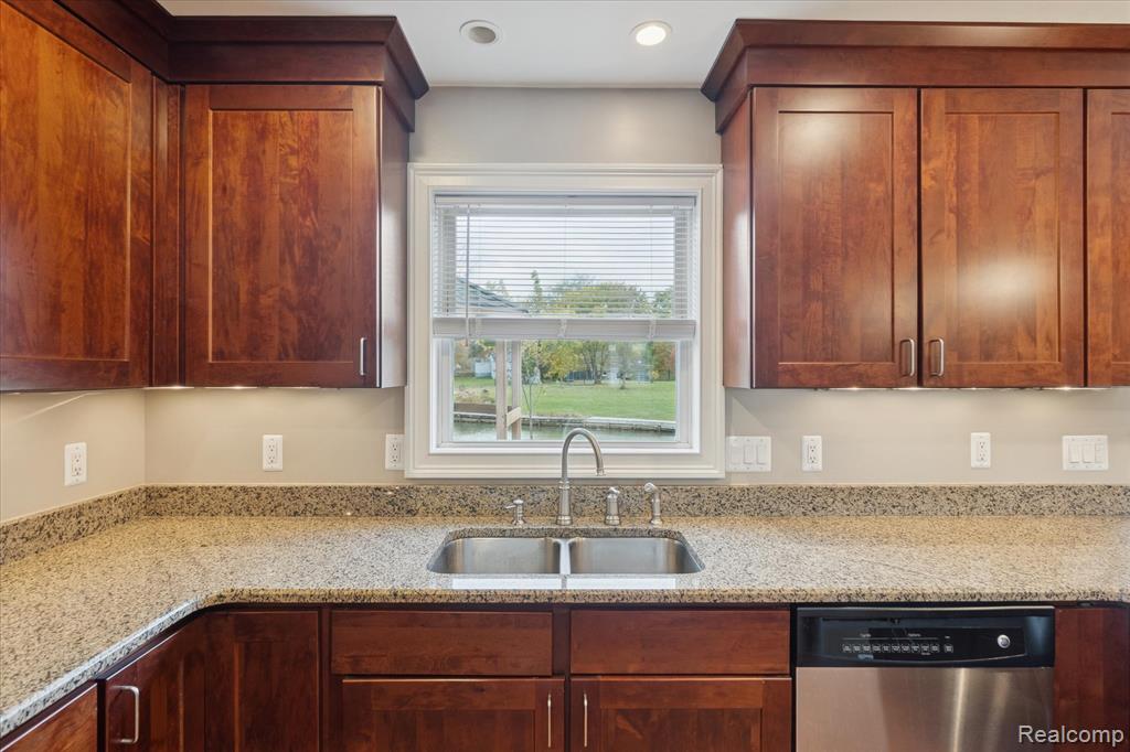 275 Harvard Drive, Howell, MI 48843 — Photo 18