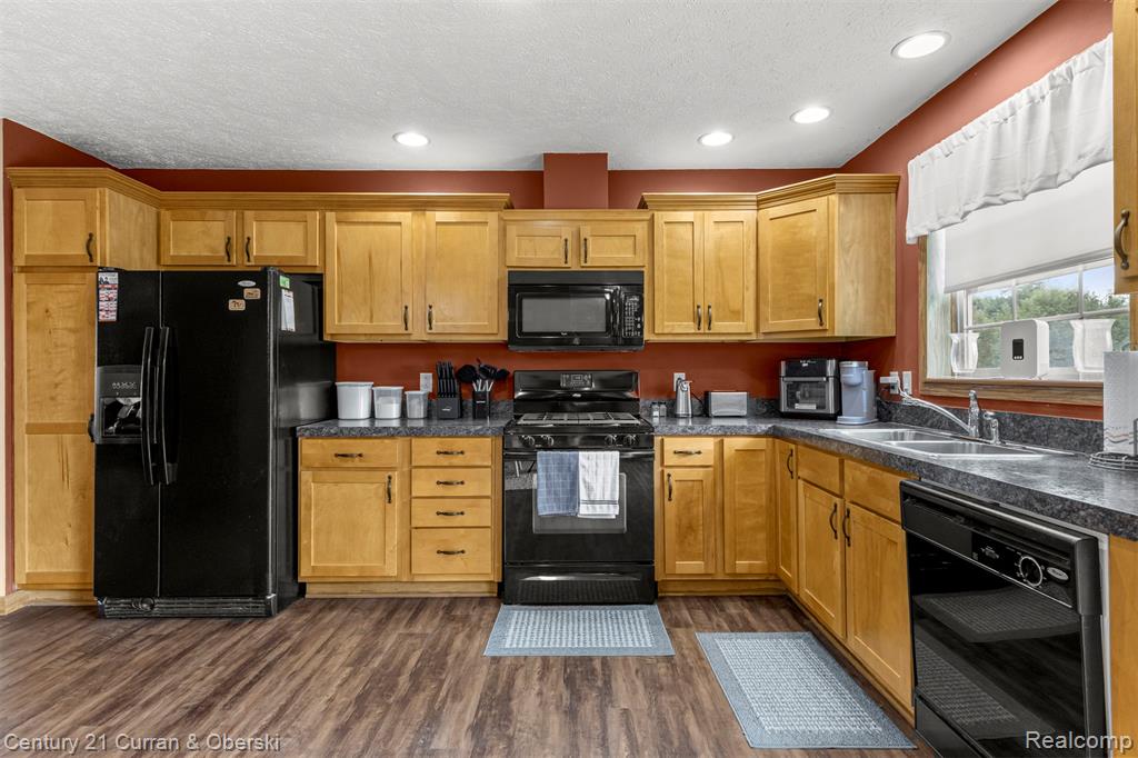 58539 Dolly Road, South Lyon, MI 48178 — Photo 16