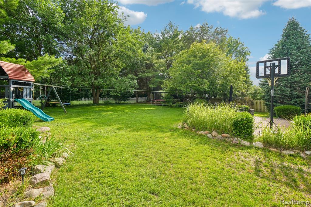 696 Vincent Street, Pinckney, MI 48169 — Photo 46