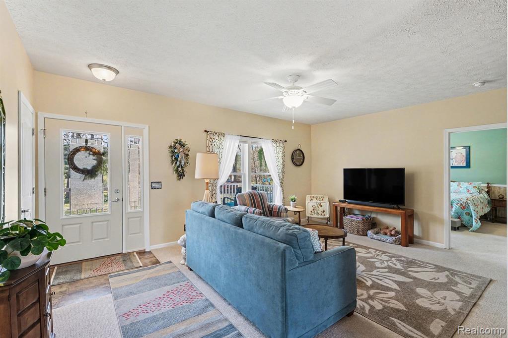 895 E Wardlow Road, Highland, MI 48356 — Photo 4