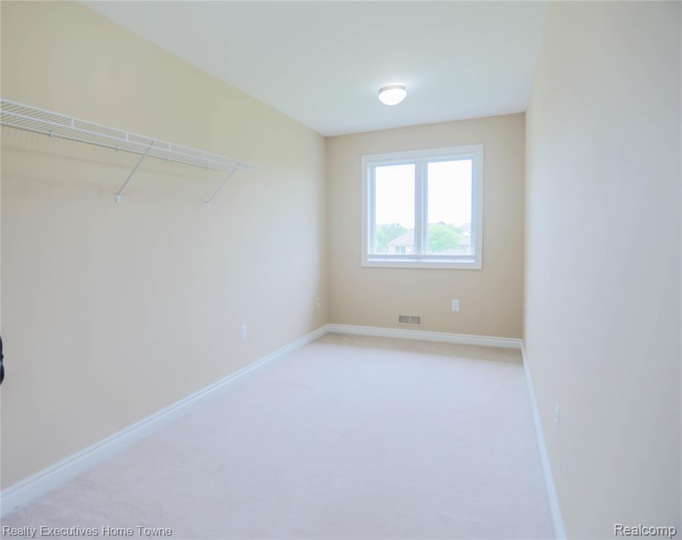 47909 Milonas Drive, Utica, MI 48315 — Photo 52