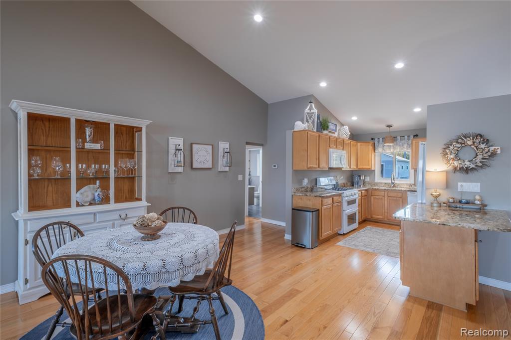 443 E Shore Drive, Whitmore Lake, MI 48189 — Photo 8