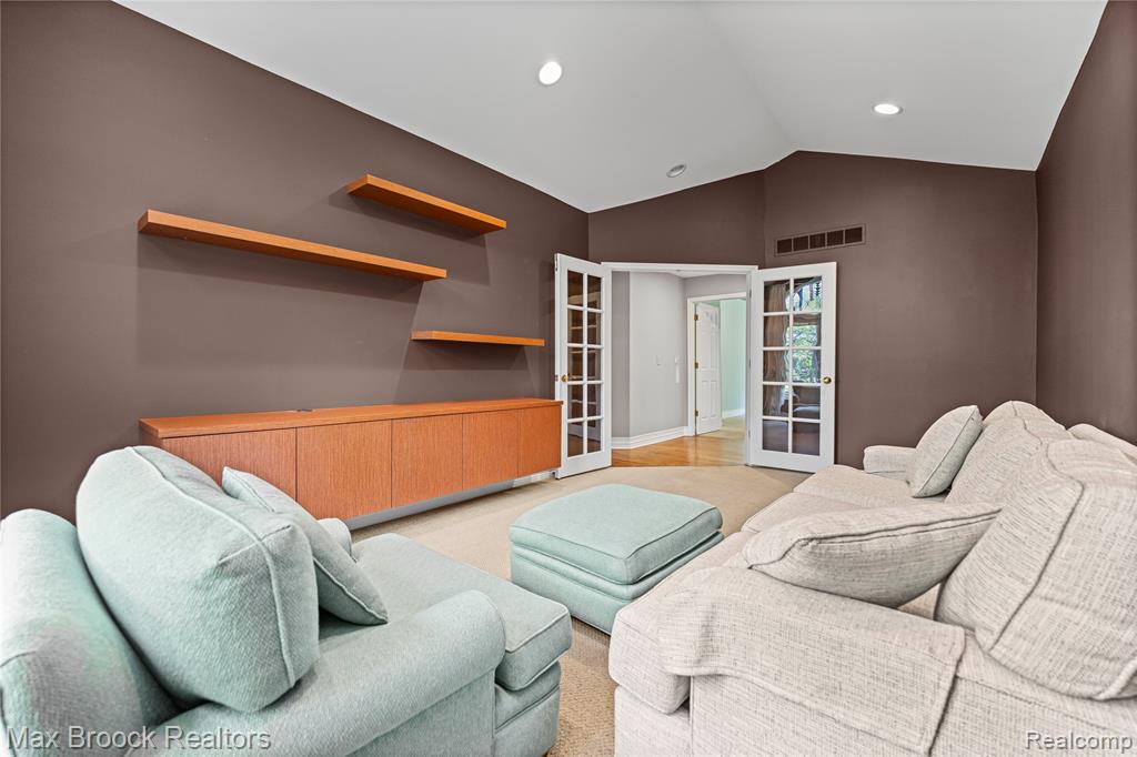 5015 Lake Vista Drive, West Bloomfield, MI 48323 — Photo 26