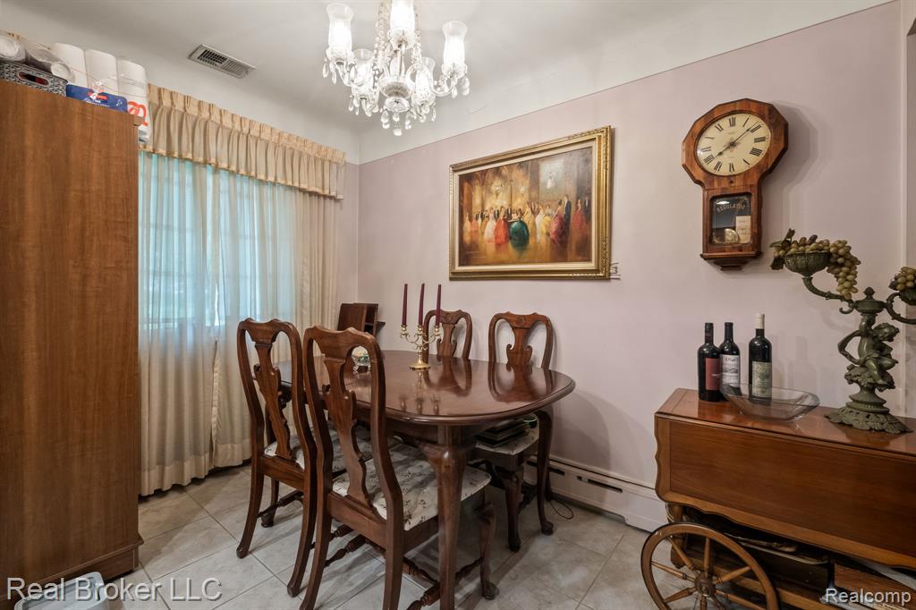 6110 WHITEFIELD Street, Dearborn Heights, MI 48127 — Photo 8