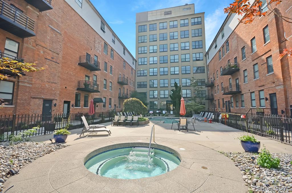 6533 E JEFFERSON Avenue, 6-LL04, Detroit, MI 48207 — Photo 38