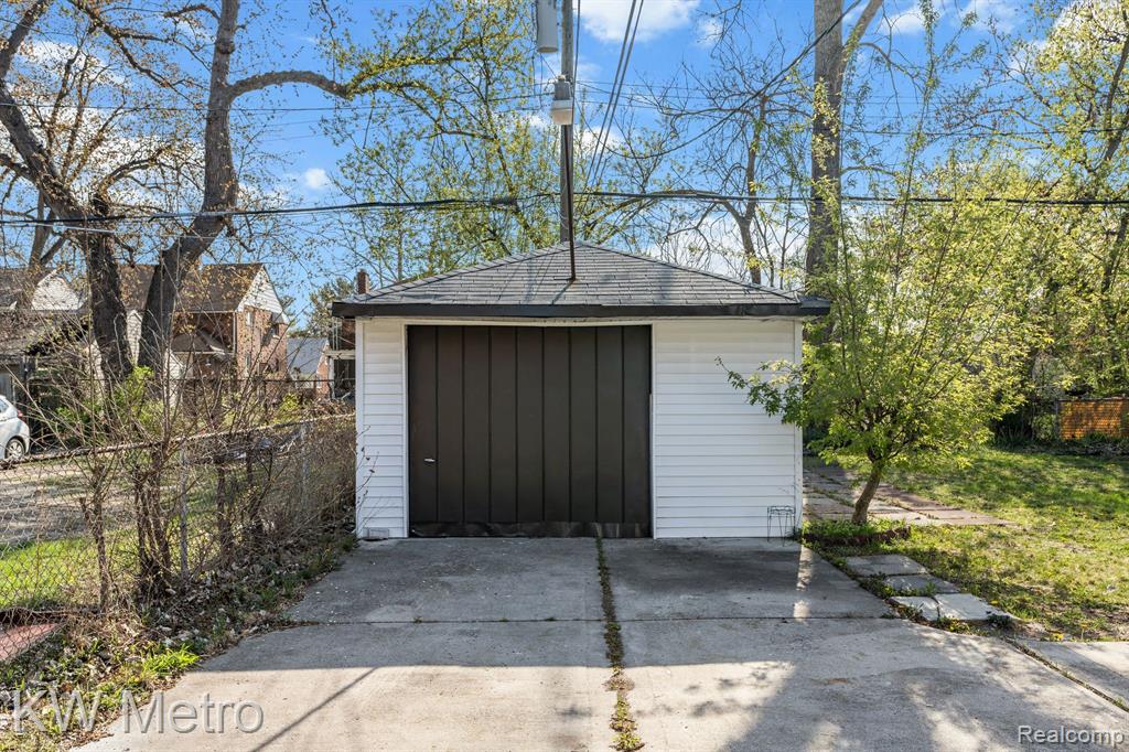 9226 GRANDVILLE Avenue, Detroit, MI 48228 — Photo 25