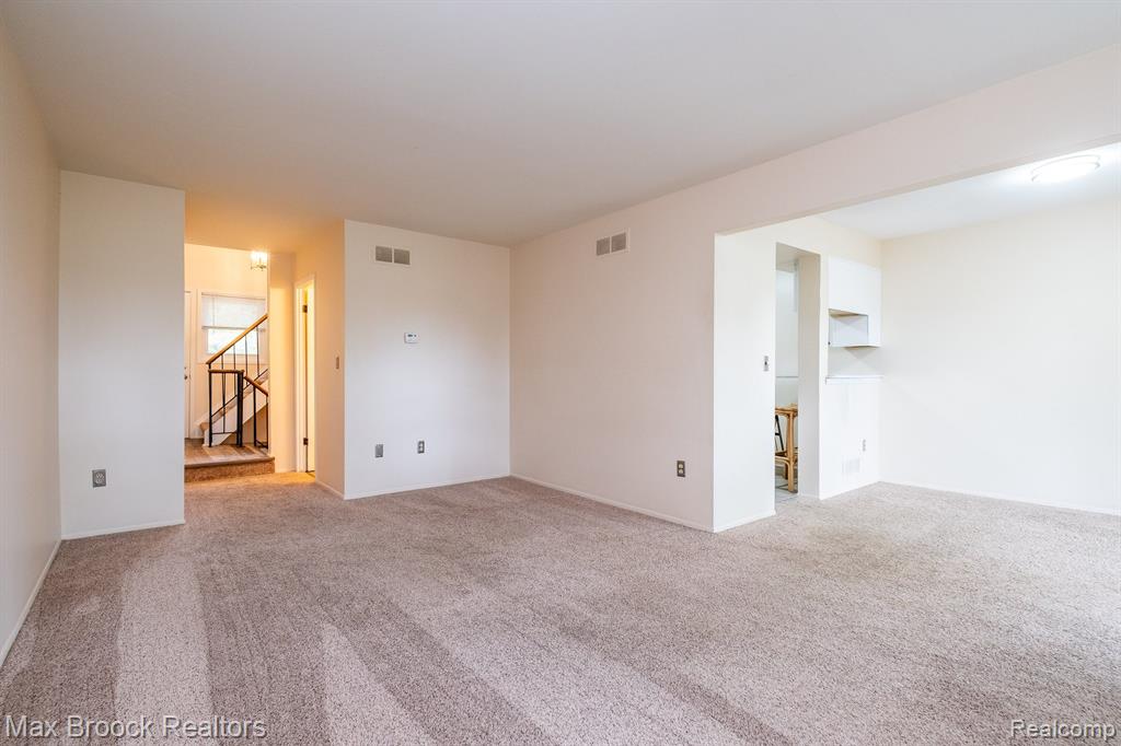 1829 BRENTWOOD Drive, Troy, MI 48098 — Photo 8