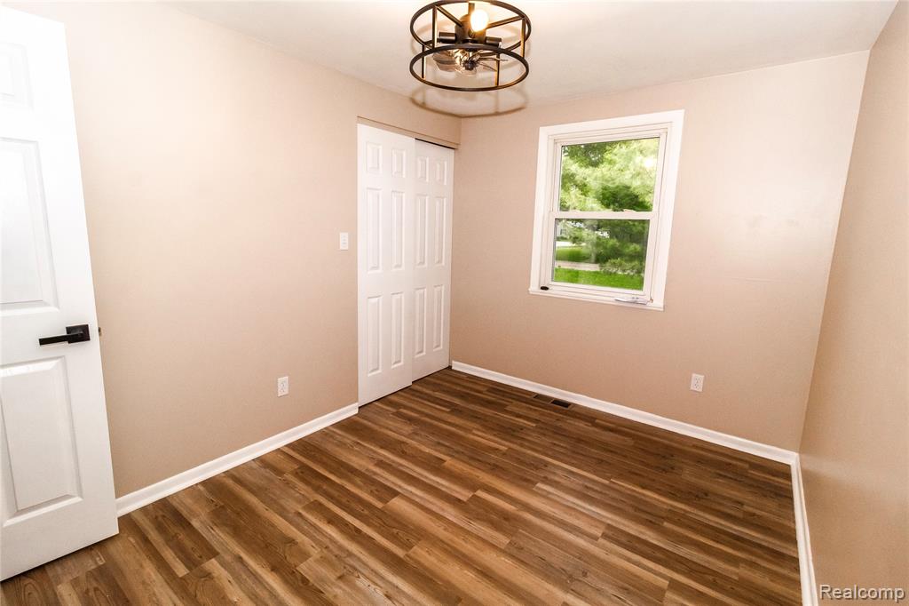 519 S Elm Street, Lapeer, MI 48446 — Photo 22