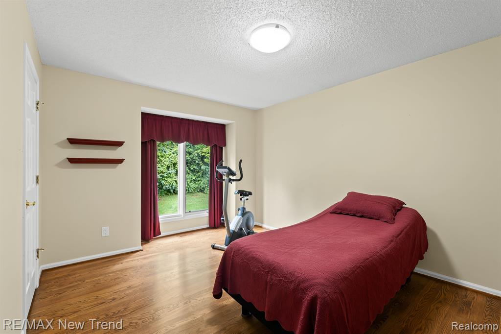 35163 KNOLLWOOD Lane, Farmington Hills, MI 48335 — Photo 26