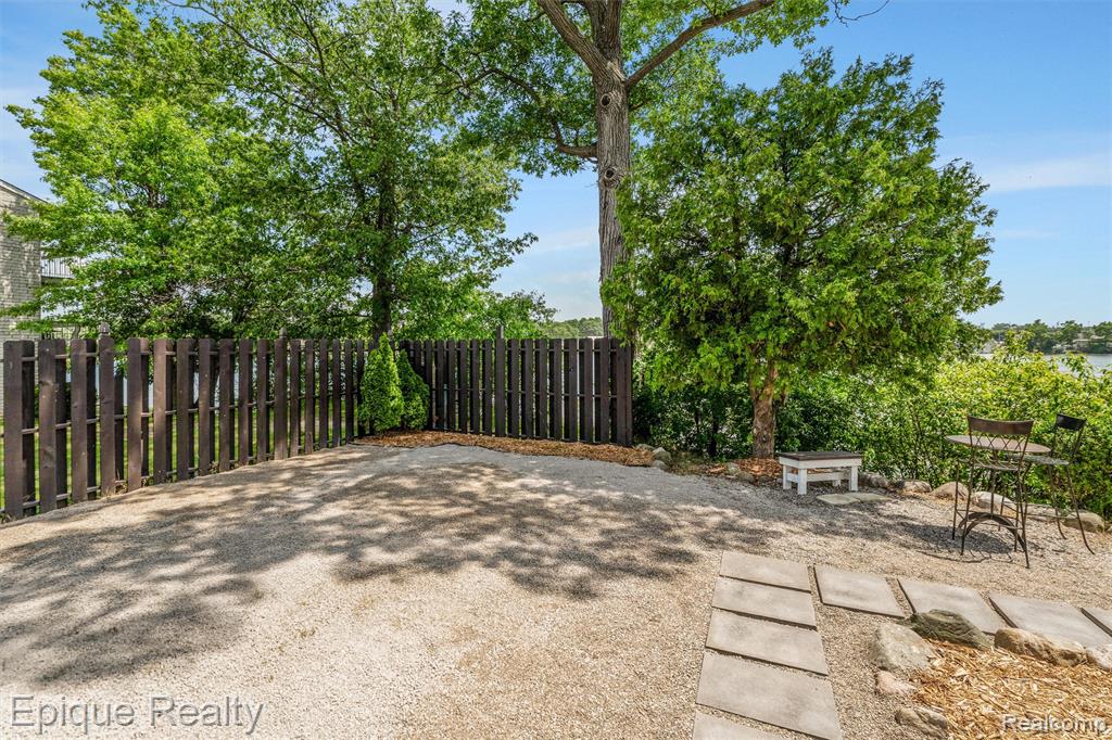 800 Kimberly, Lake Orion, MI 48362 — Photo 25