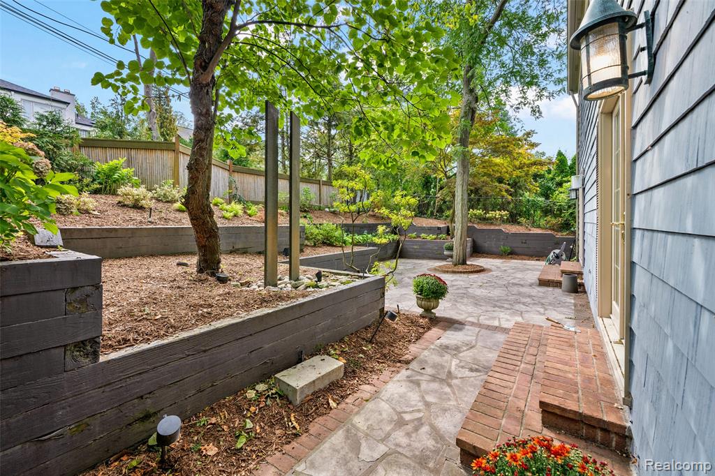 194 Charlevoix Avenue, Grosse Pointe Farms, MI 48236 — Photo 7