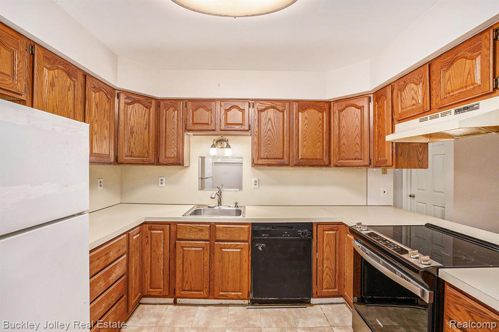 4212 Greendale Avenue, West Bloomfield, MI 48323 — Photo 6
